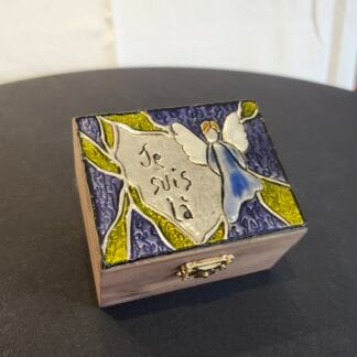 Petite boîte en bois avec décoration d'ange et message "Je suis là".