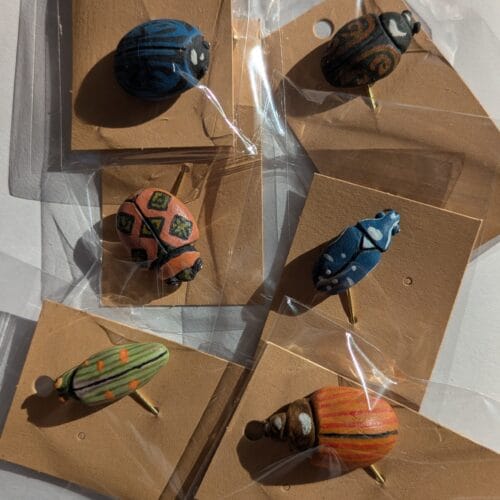 Broches scarabées