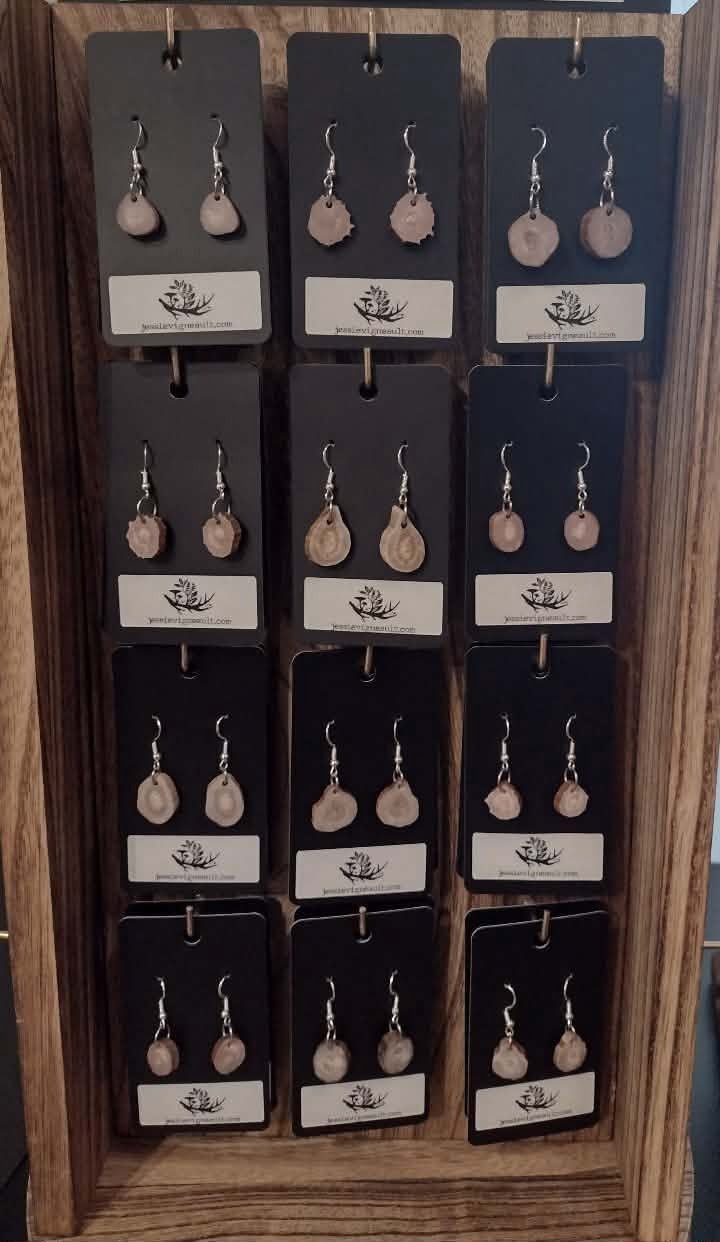 Boucle d'oreille en bois de cerf de Virginie