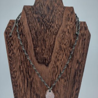 Collier en bois de cerf de Virginie
